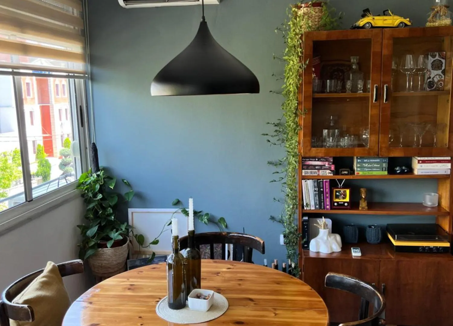 Midcentury Modern 1 Bedroom Apartment In Tirana
